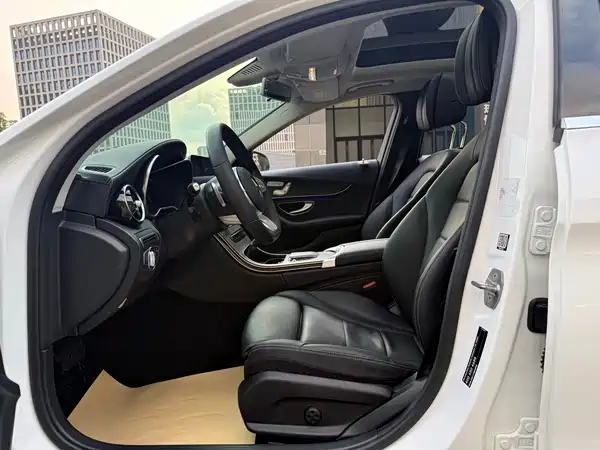 Mercedes-Benz C-Class 2020