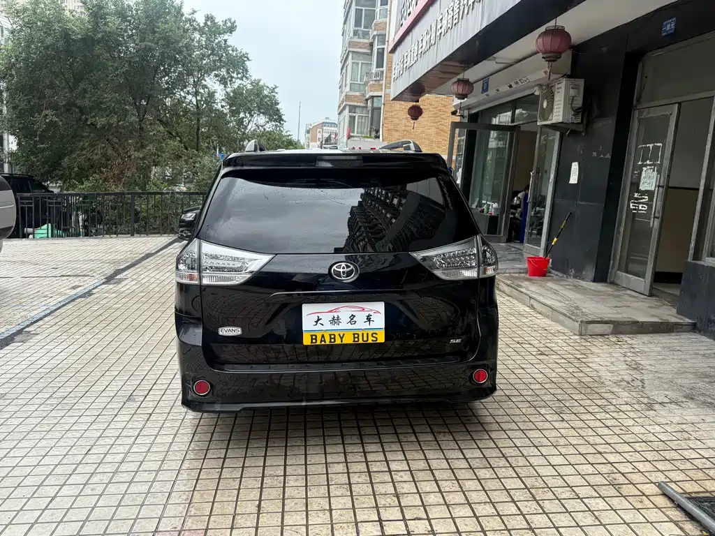 Toyota Sienna 2016