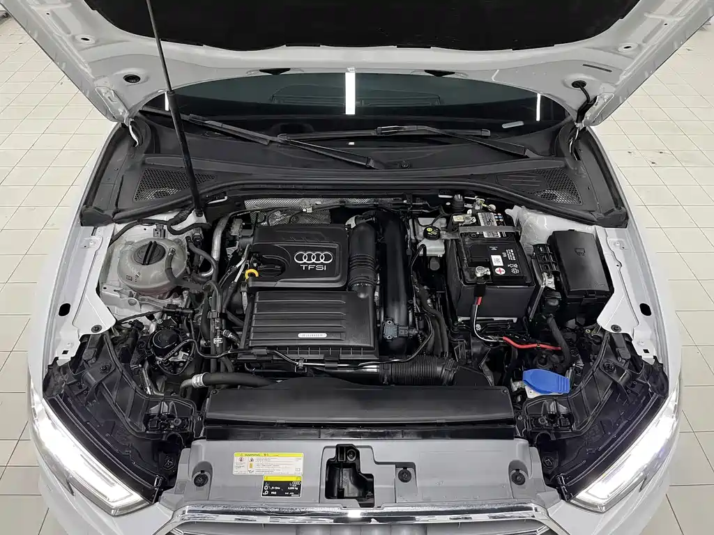 Audi A3 2018 — фото 11