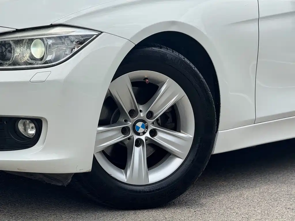 BMW 3 Series 2012 — фото 17