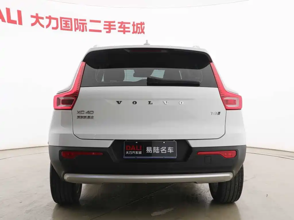 Volvo XC40 2021 — фото 16