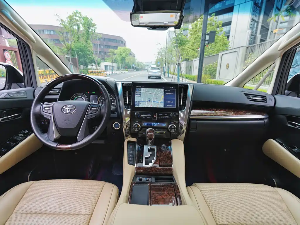 Toyota Alphard 2021 — фото 9