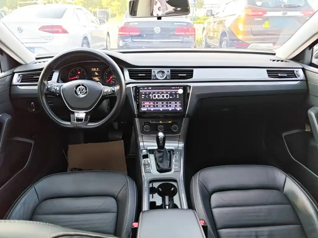 Volkswagen Passat 2018 — фото 10