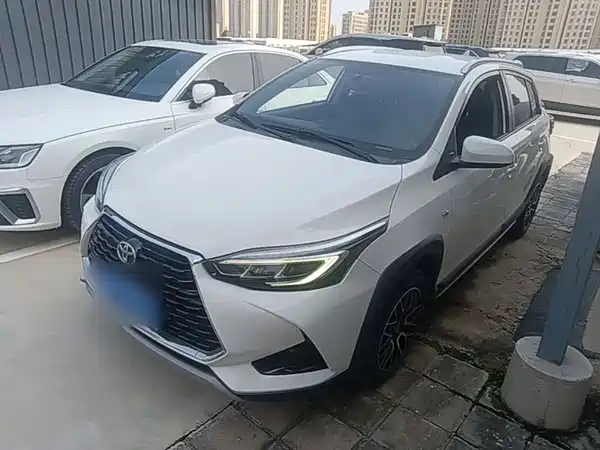 Toyota Yaris L 2021