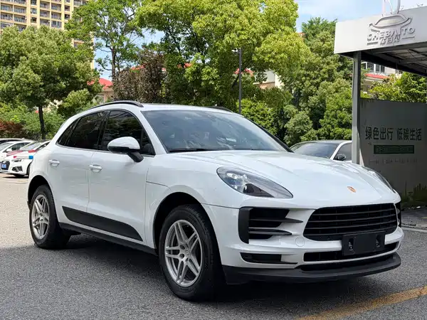 Porsche Macan 2021