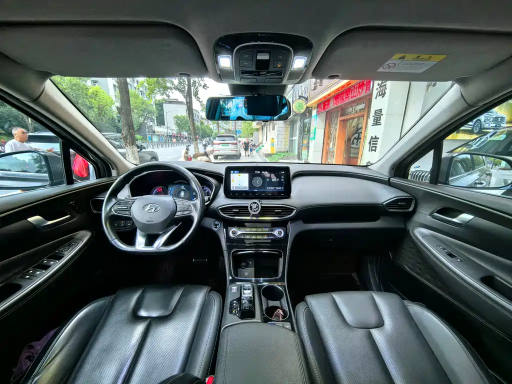 Hyundai Santa Fe 2019 — фото 10