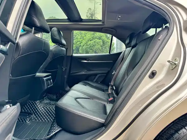 Toyota Camry 2019