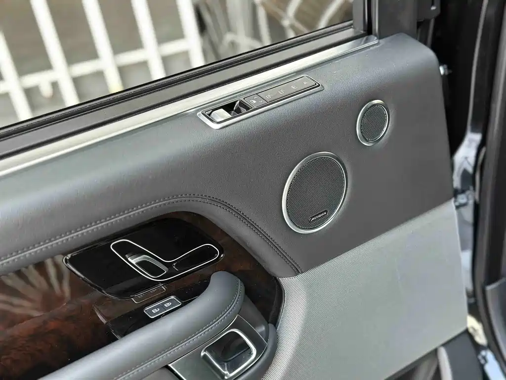 Land Rover Range Rover 2021 — фото 14