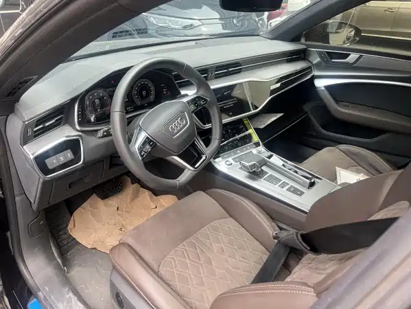 Audi A7L 2023