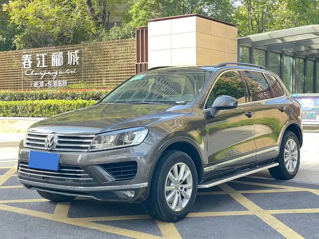 Volkswagen Touareg 2017 — фото 1