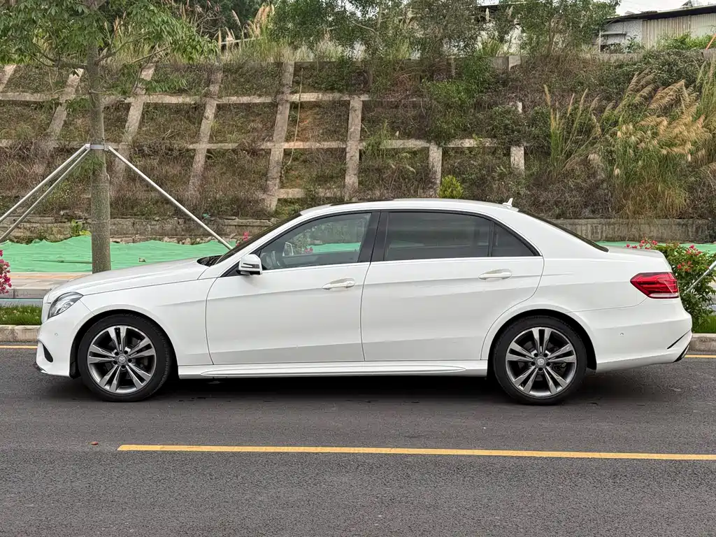 Mercedes-Benz E-Class 2015 — фото 3