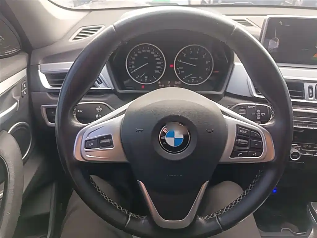 BMW X1 2016 — фото 11