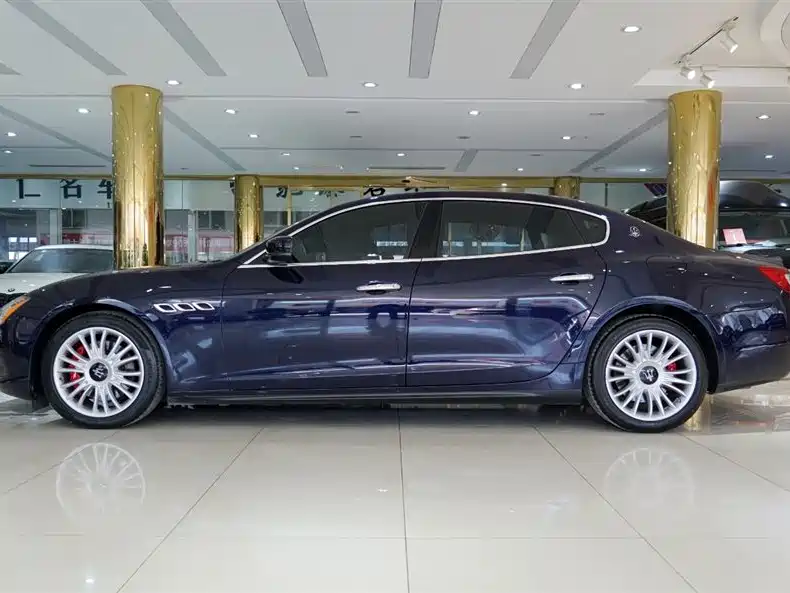 Maserati Quattroporte 2016 — фото 14