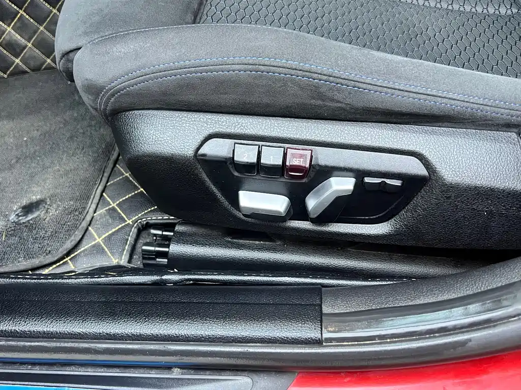 BMW 3 Series 2018 — фото 10