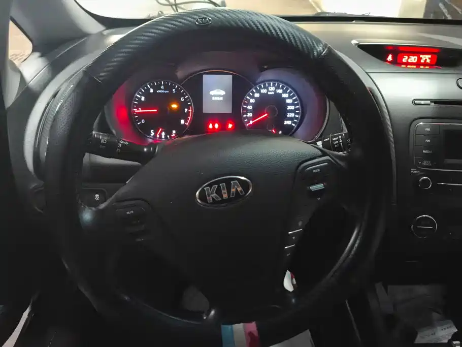 Kia K3 2014 — фото 15