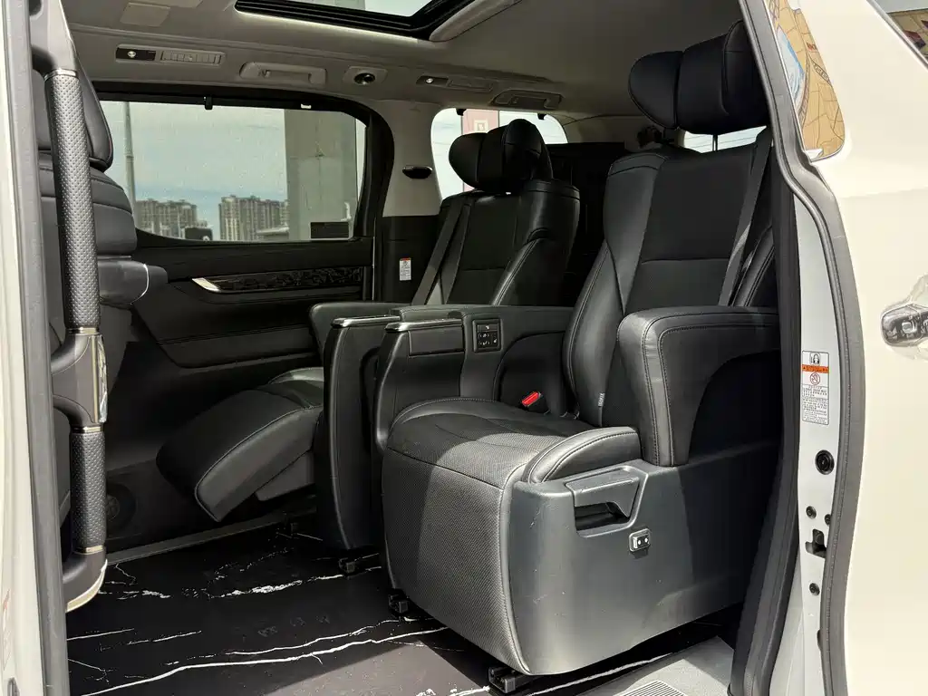Toyota Vellfire 2020 — фото 6