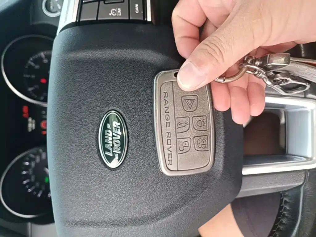 Land Rover Discovery Sport 2017 — фото 9