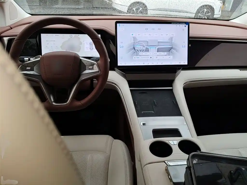 BYD Xia 2025 — фото 10