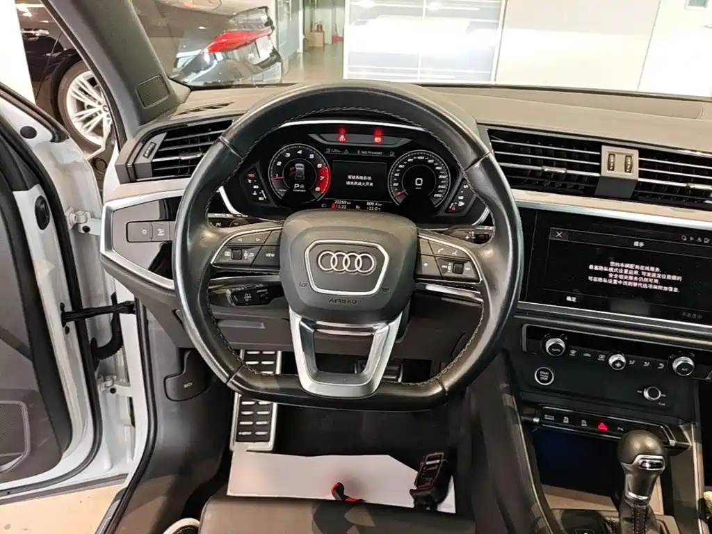 Audi Q3 2024 — фото 11