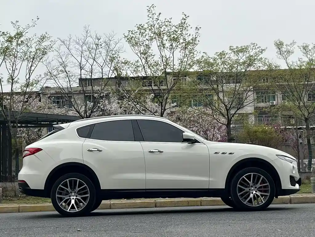 Maserati Levante 2018 — фото 7