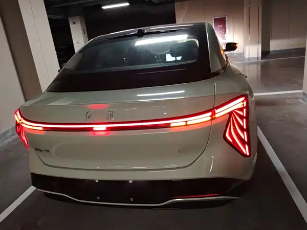 Hongqi EH7 2026