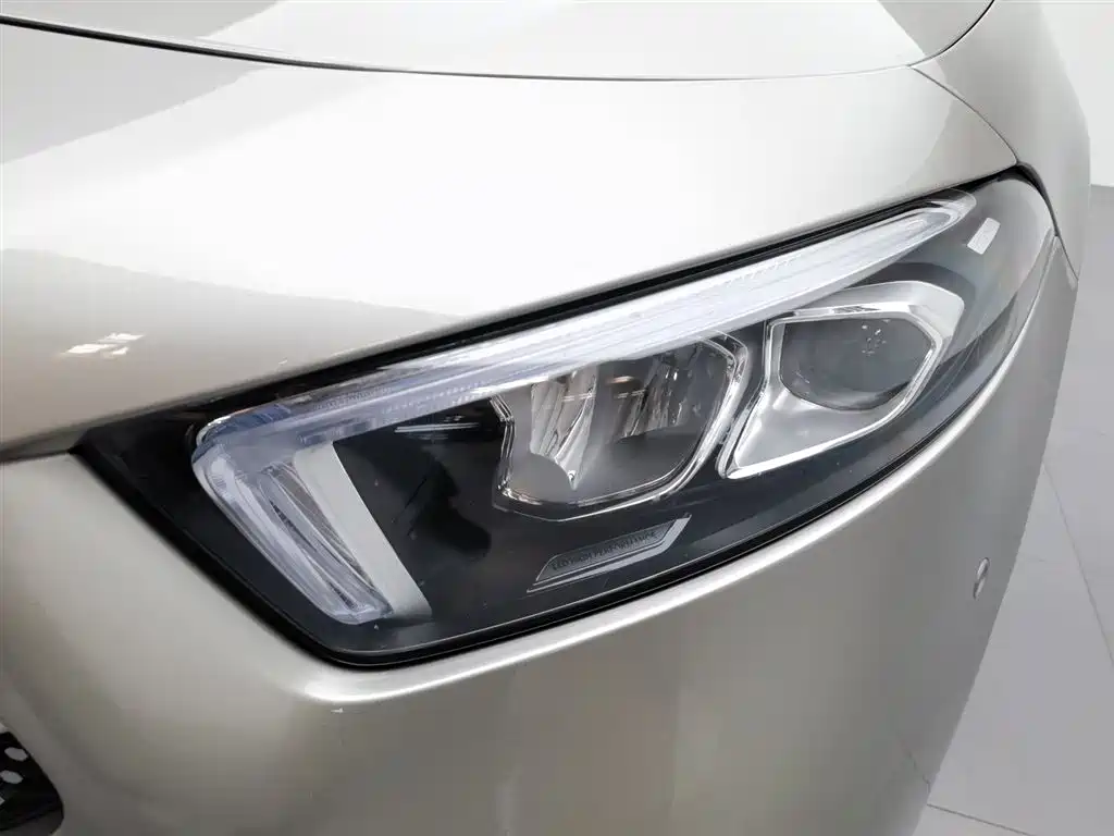 Mercedes-Benz A-Class 2020 — фото 7