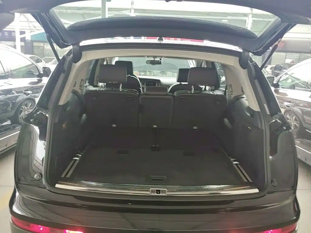 Audi Q7 2015 — фото 19