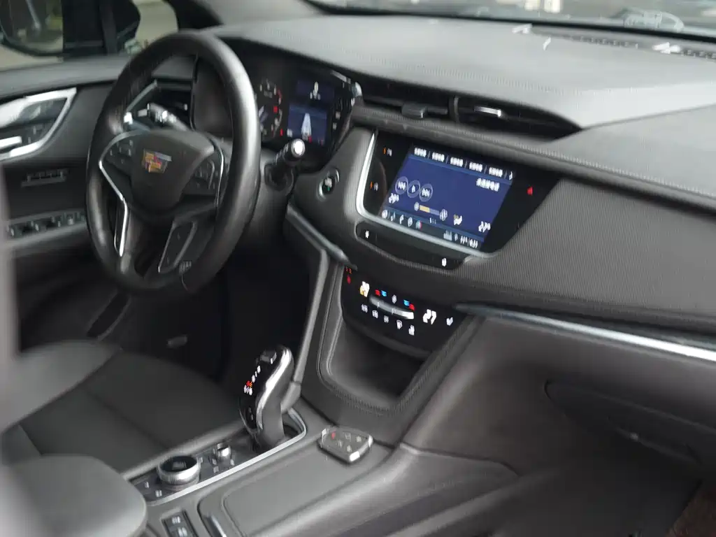 Cadillac XT5 2022 — фото 13