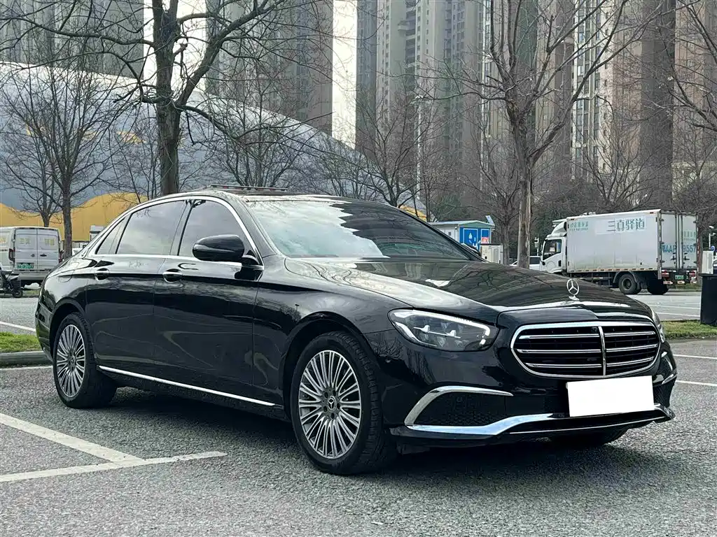 Mercedes-Benz E-Class 2022 — фото 9