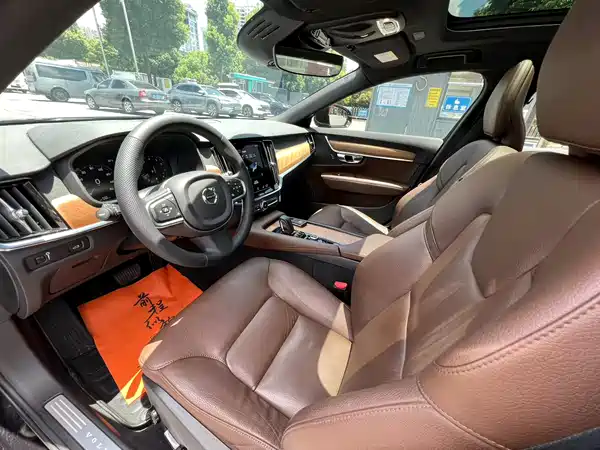 Volvo S90 2020