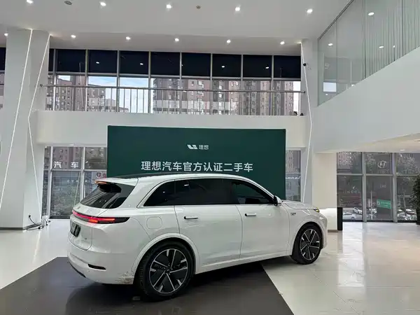 Li Auto L7 2025