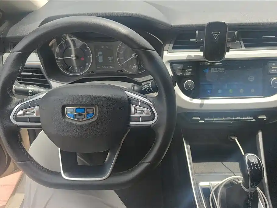 Geely Vision X3 2020 — фото 12