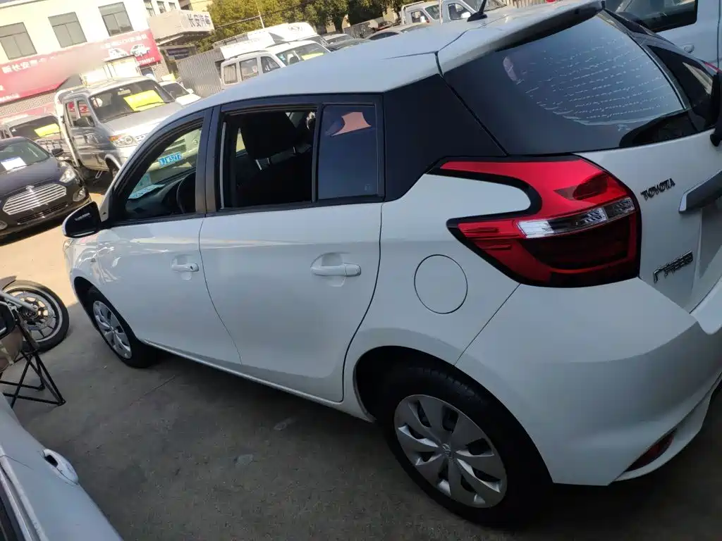 Toyota Yaris L 2019