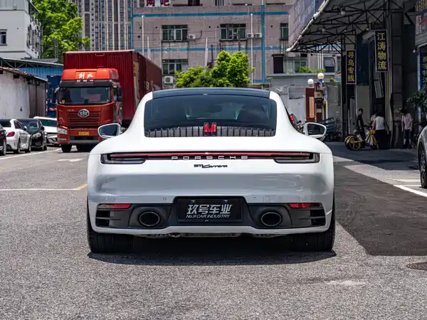 Porsche 911 2023