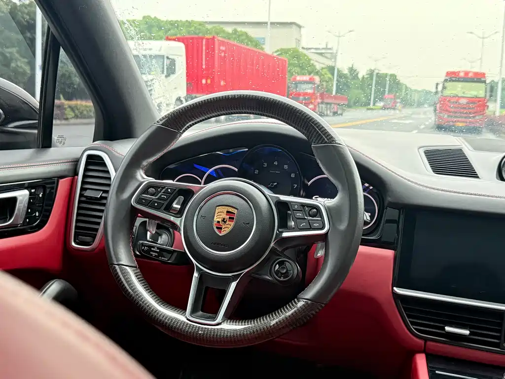 Porsche Cayenne 2018 — фото 7