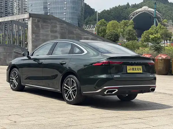 Geely Emgrand 2025