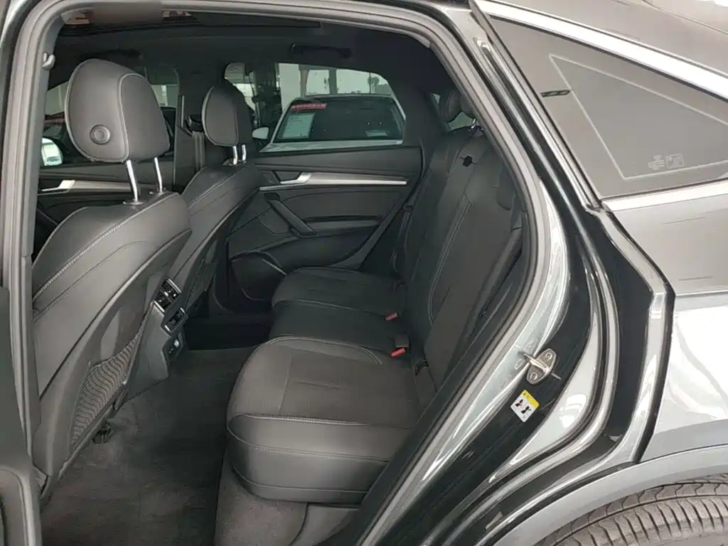 Audi Q5L Sportback 2022 — фото 13