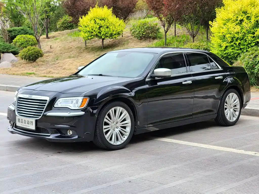 Chrysler 300C 2014 — фото 5