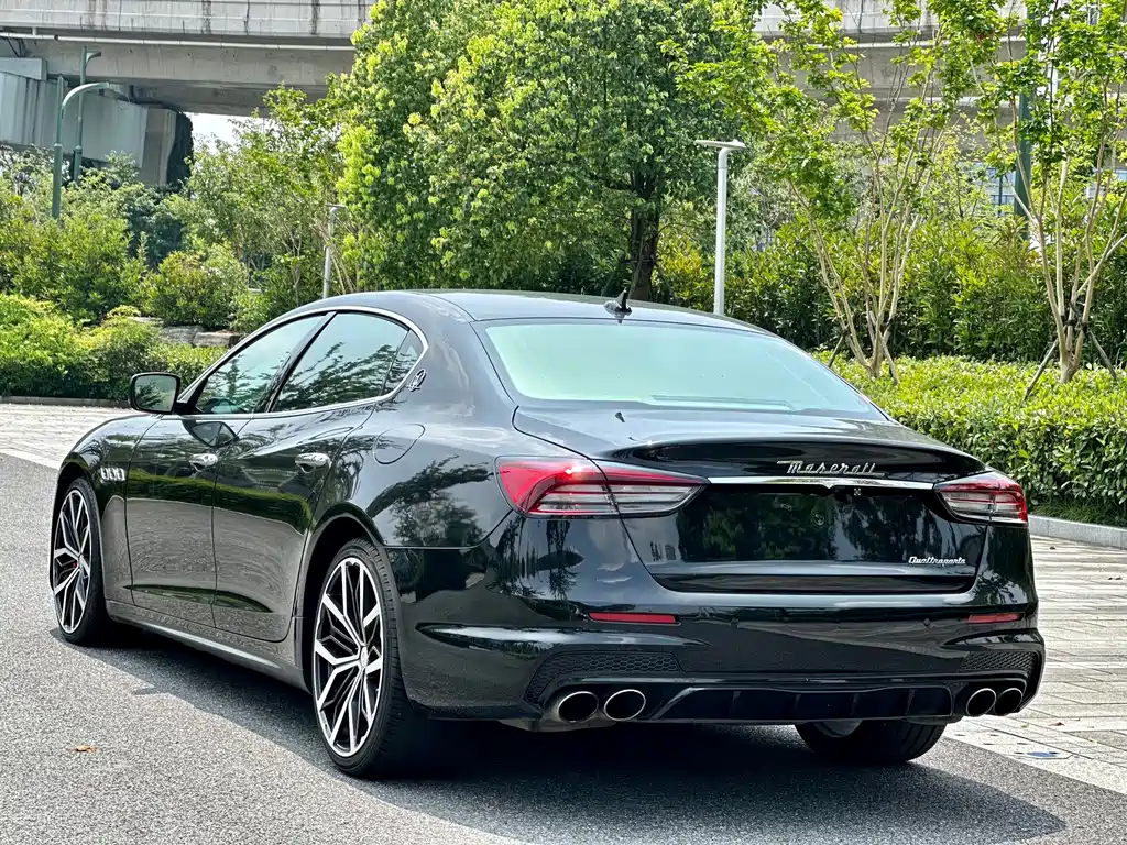 Maserati Quattroporte 2016 — фото 4