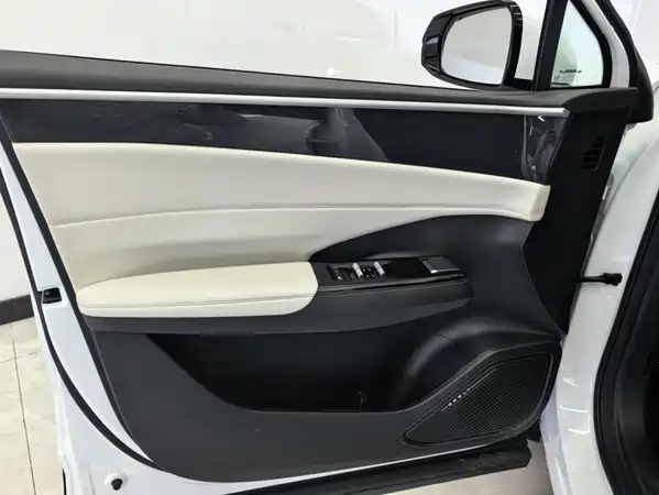 Geely Galaxy L7 2024
