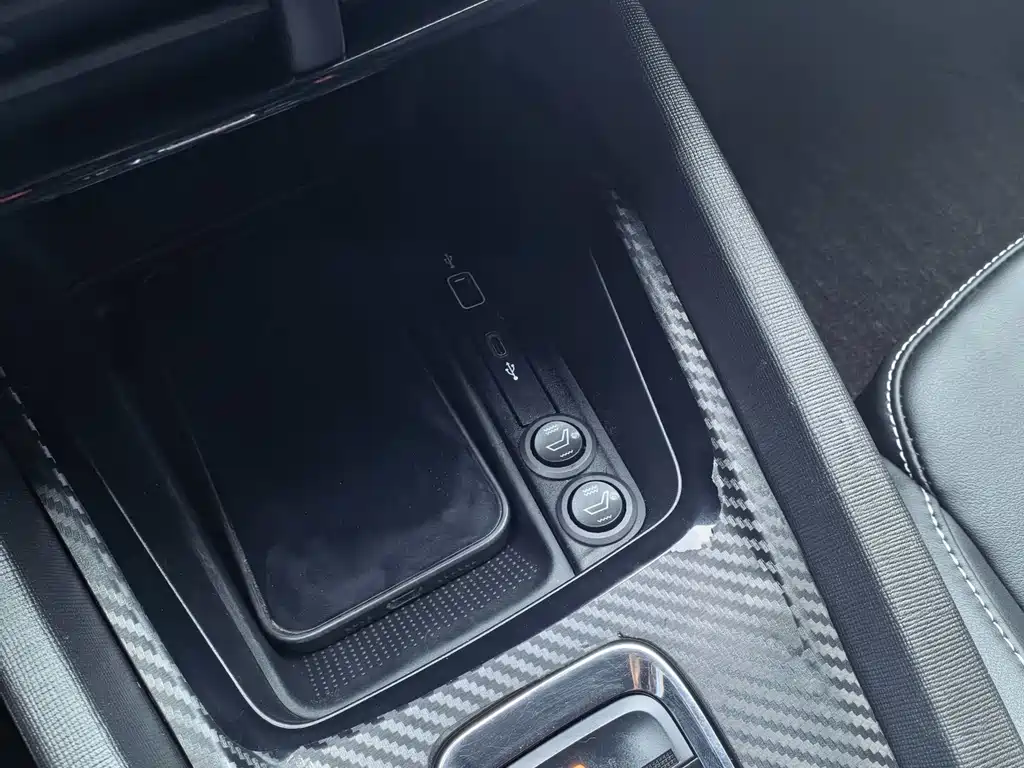 Skoda Octavia 2022 — фото 9