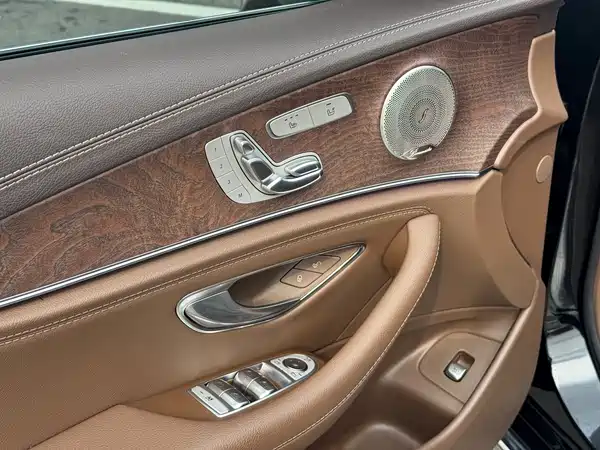 Mercedes-Benz E-Class 2022