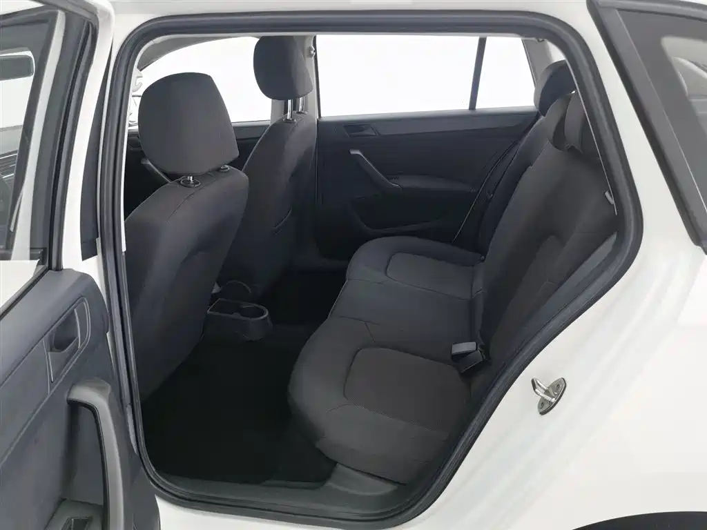 Skoda Rapid Spaceback 2019 — фото 15