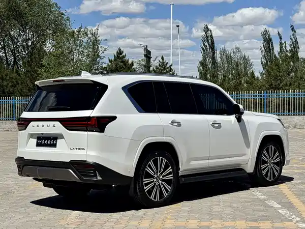 Lexus LX 2026