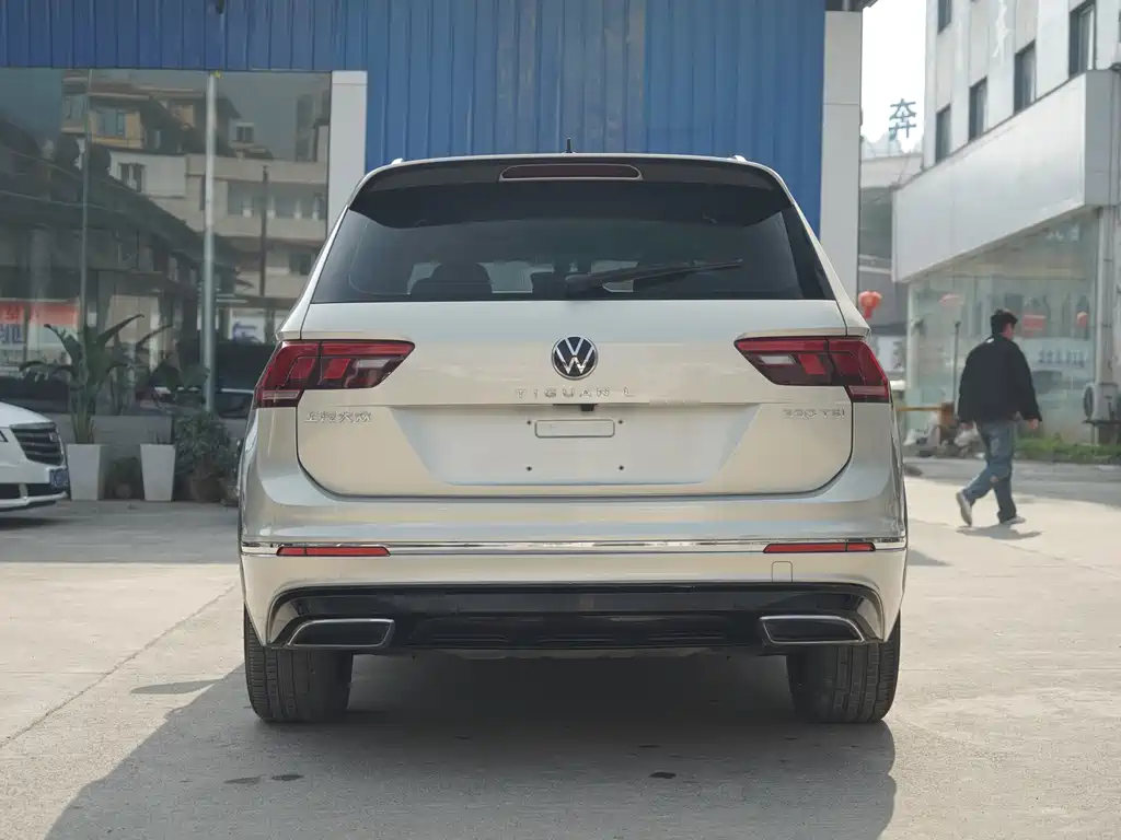 Volkswagen Tiguan L 2021 — фото 8