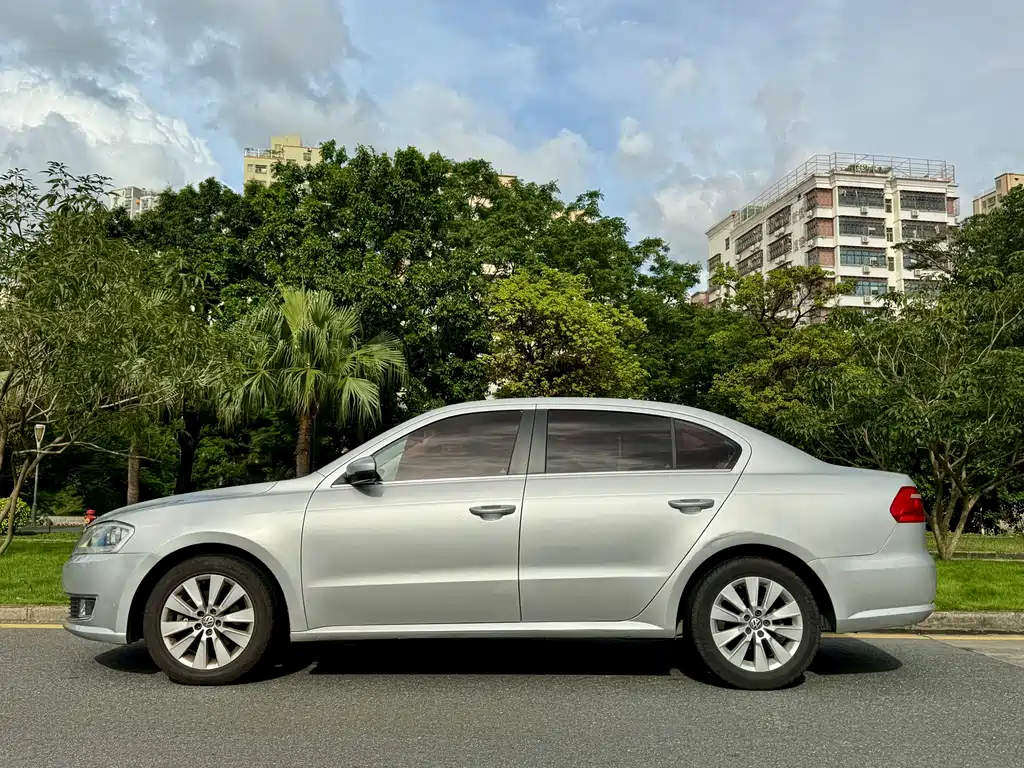 Volkswagen Lavida 2014