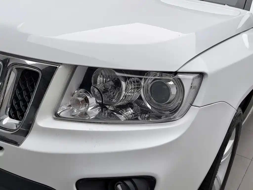 Jeep Compass 2013 — фото 7