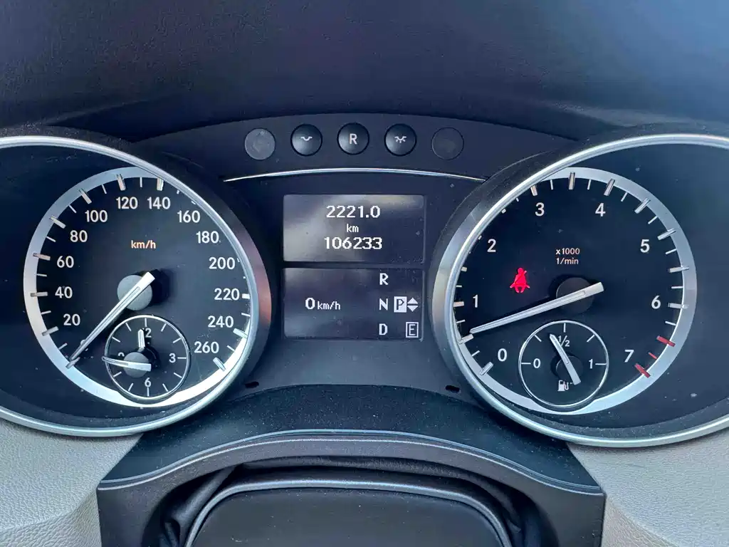 Mercedes-Benz R-Class 2014 — фото 4