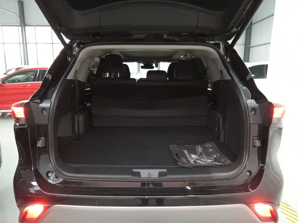Toyota Highlander 2024 — фото 15