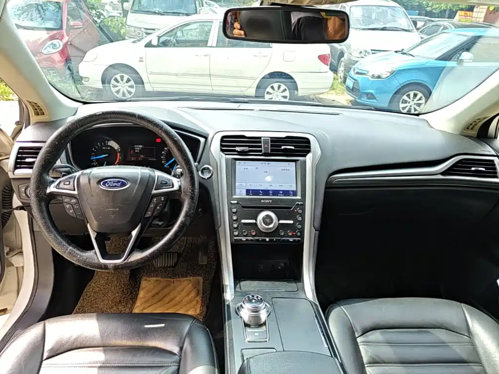 Ford Mondeo 2017 — фото 10